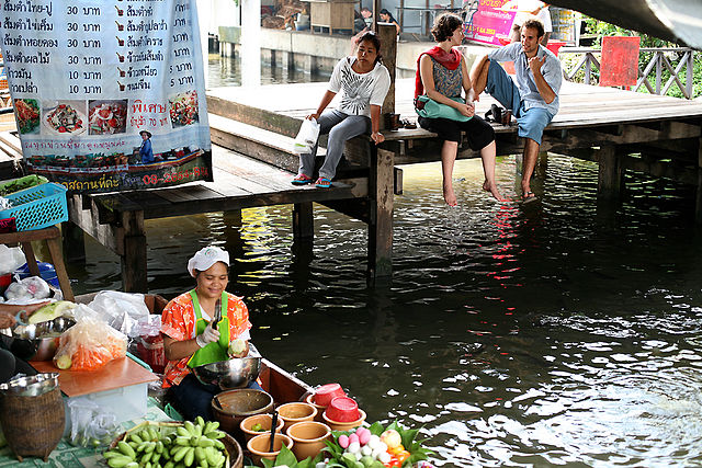 File:Taling Chan floating market.jpg