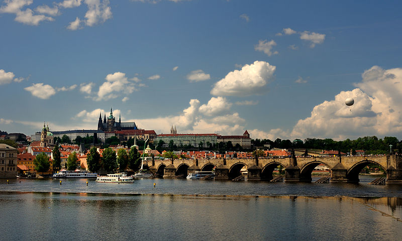 File:Prague Castle from Vltava bank.jpg