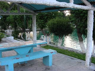 File:Estanque1.jpg