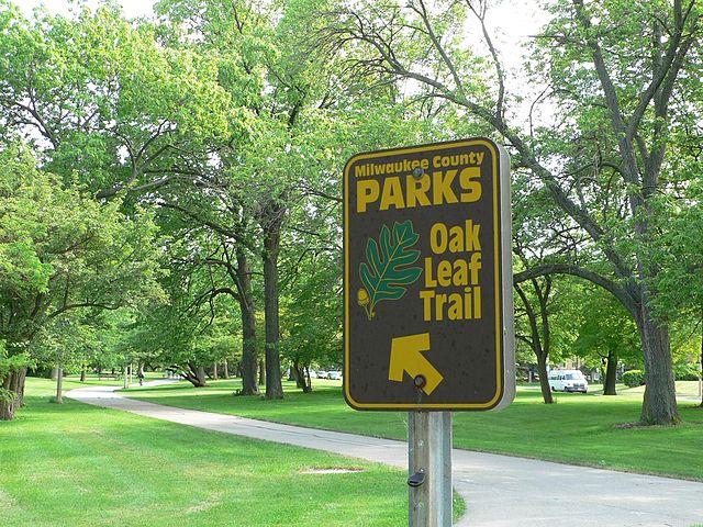 File:Oak Leaf Trail.jpg
