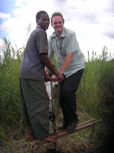 File:Treadle pump malawi.jpg