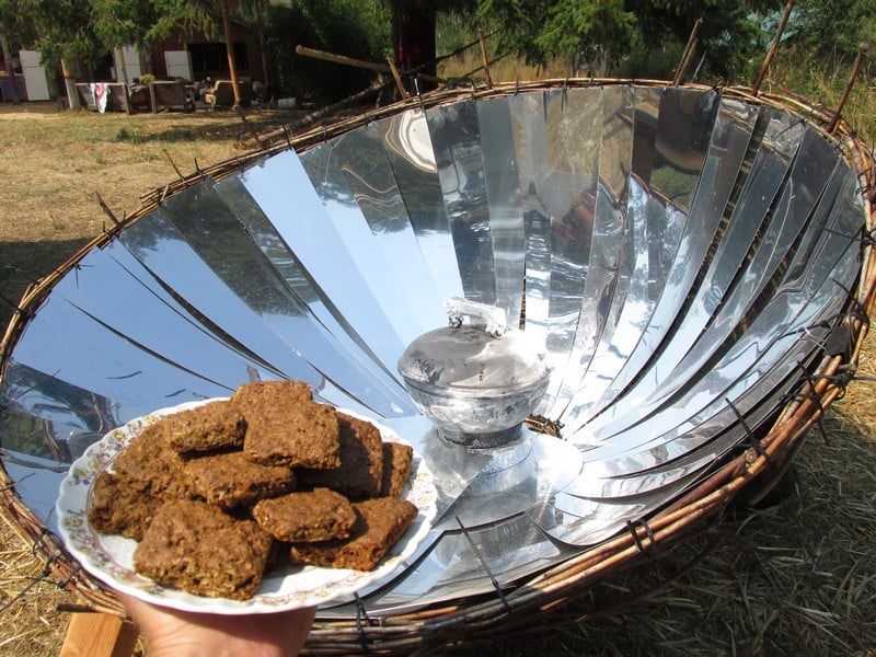 File:Willow Basket Parabolic Solar Oven - Oatmeal Cookies.JPG