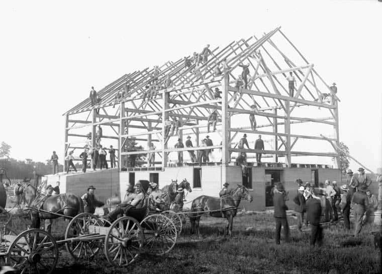 File:Barn raising - Leckie's barn completed in frame.jpg