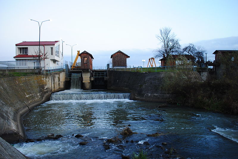 File:Română- Centrală hidroelectrică.jpeg