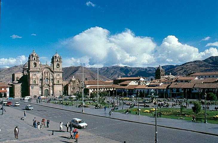 File:Cuzco Plaza de Armas.jpg