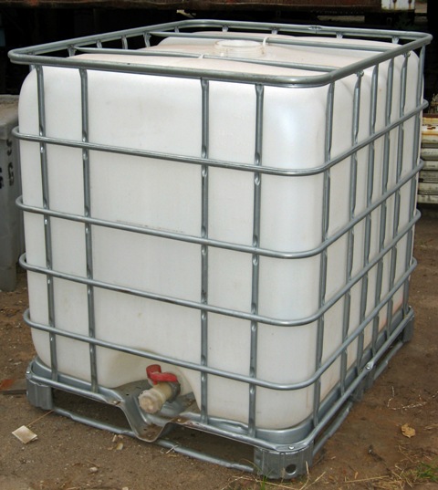 File:Pallet Liquid Containers photo1.jpg