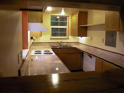 File:Cottage-kitchen.jpg