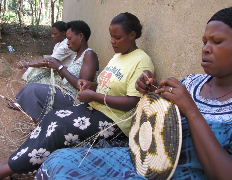 File:Bigodi Women Weaving 1.jpg
