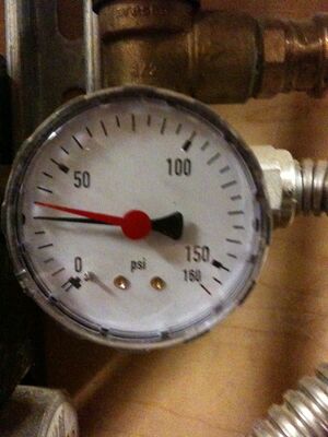 Solar thermal pressure gauge.jpg