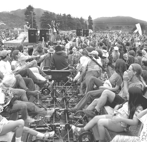 File:Human Energy Converter (what ... ) The H.E.C. POWERING THE SOLAR CHARGED P.A. SYSTEM FOR THE Ca. HEADWATERS FOREST PROTEST RALLY ON A CLOUDY DAY IN 1995..jpg