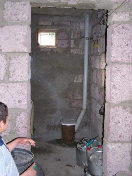 File:Armenia compositing toilet room.jpg