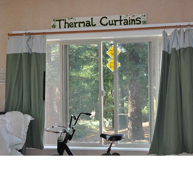 File:Thermal curtains 1.jpg