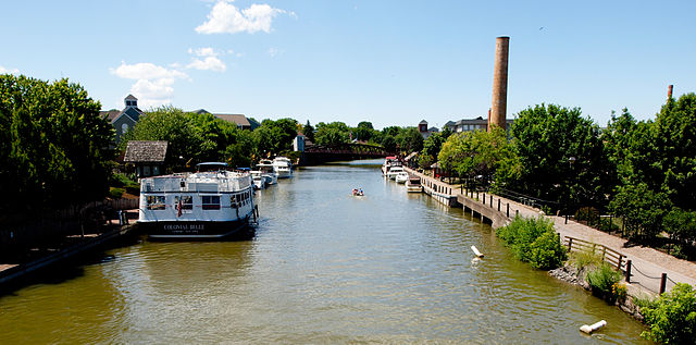 File:Fairport NY - Erie Canal.jpg