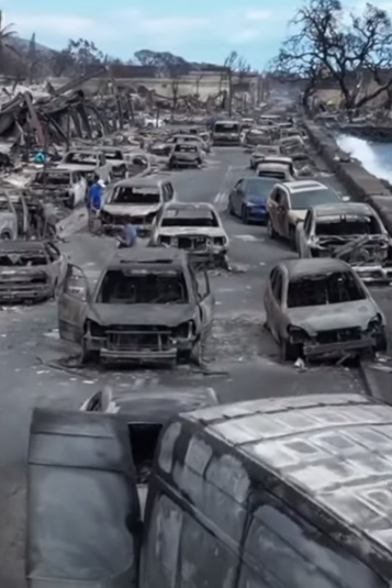 File:Lahaina - Front Street - Charred Cars From Blocked Escape 8 - 10 - 2023.png