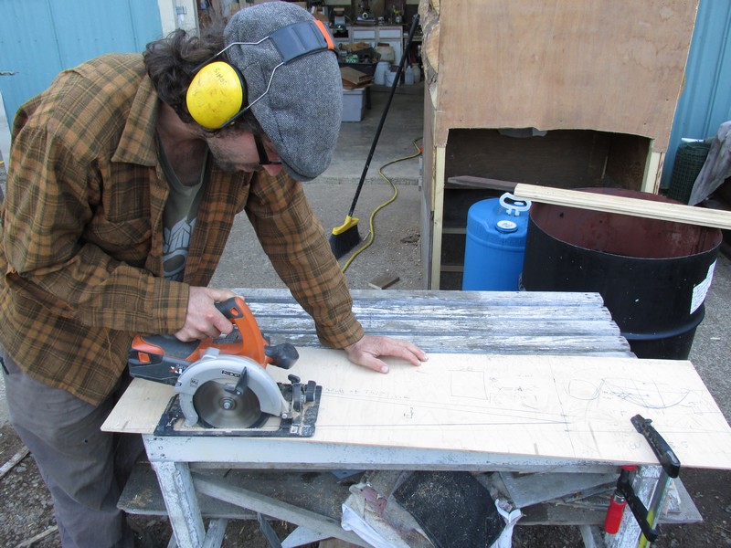 File:Making a facet shaped wooden guide for the plasma cutter to trace.jpeg