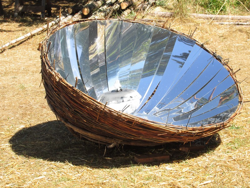 File:Willow Basket Parabolic Solar Cooker - sagging just right.JPG