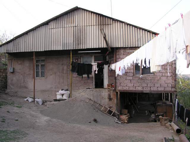 File:Armenia compositing toilet house.jpg