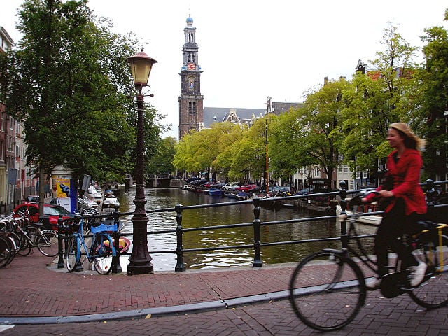 File:Ciclismo en Amsterdam.jpg
