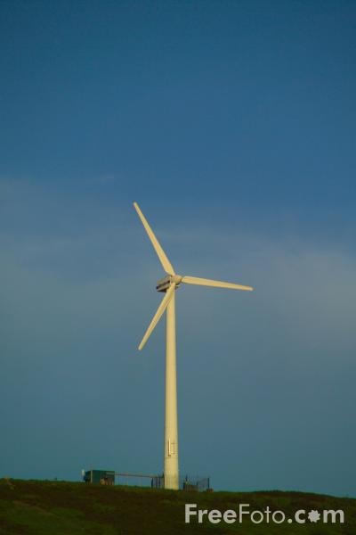 File:39 05 51---Single-wind-turbine--Naylor-Hill--Howarth--West-Yorkshire web.jpg