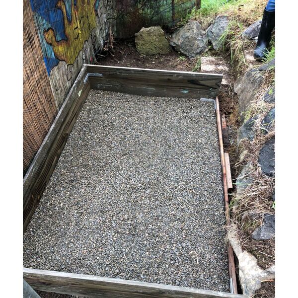 File:We filled the frame with pea gravel.jpg