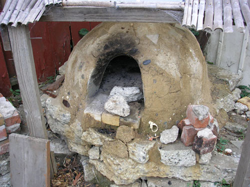 File:Cob Oven Old Oven.JPG
