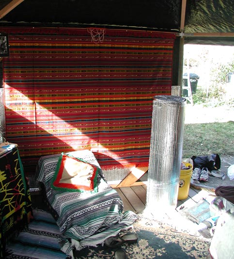 File:Sunny-brae-yurt-insulating6.jpg