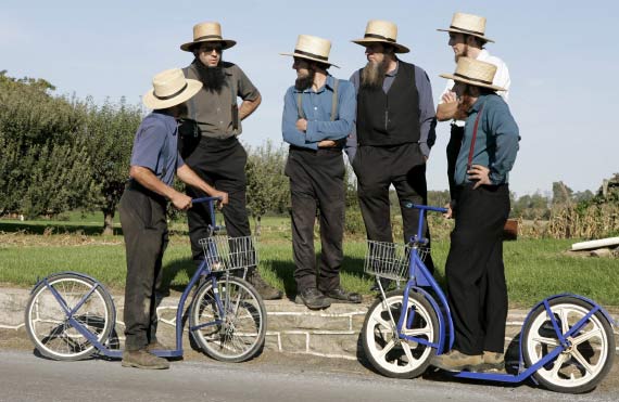 File:Amish-men-on-scooters.jpg