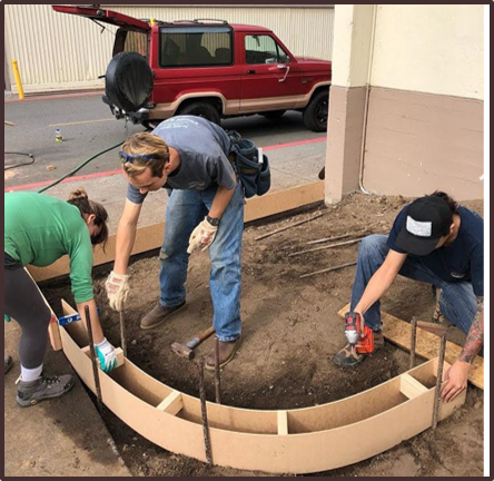 File:Concrete forming.png