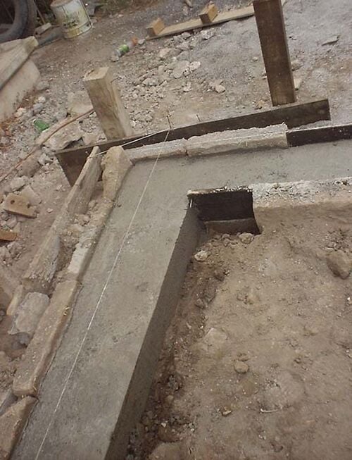 File:Dry cement in molds.jpg
