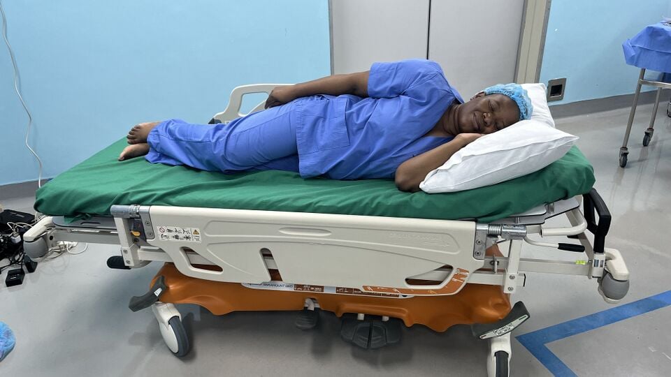 Stretcher or operating table, view 3