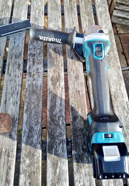 File:Angle grinder for tool restoration.jpg