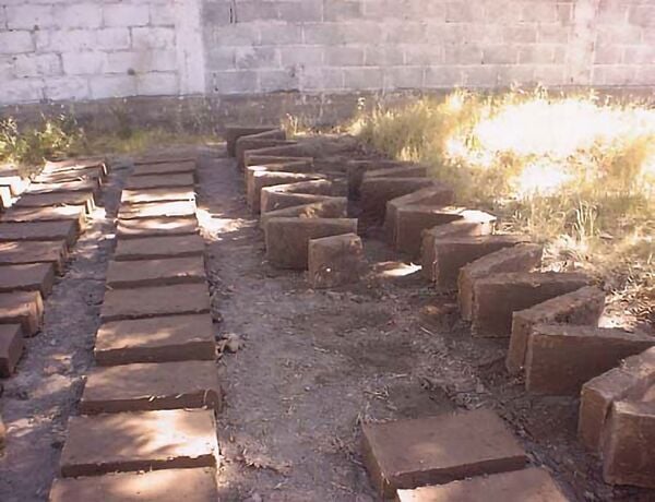File:Bricks.jpg