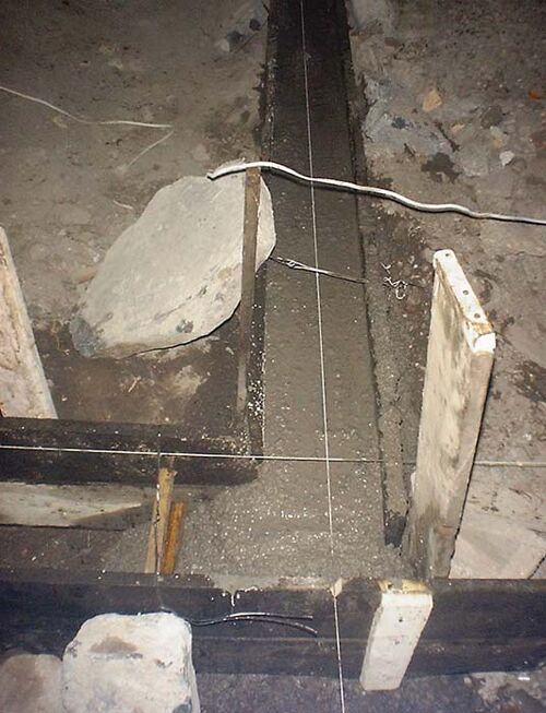File:Wet cement in mold.jpg