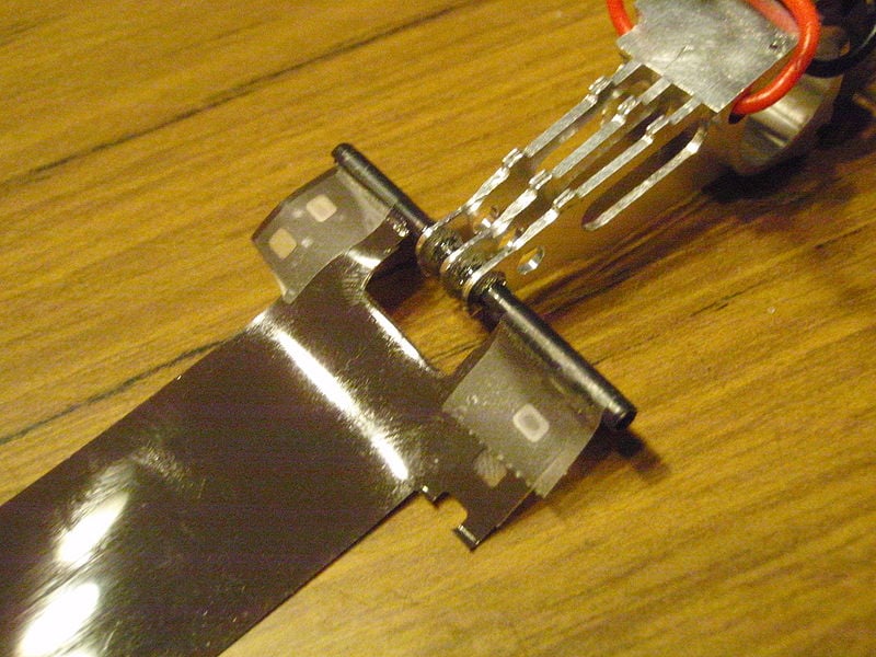 File:Attach ribbon to tension pin.JPG