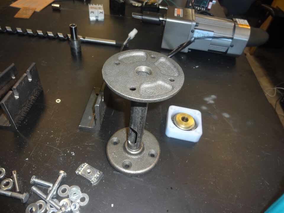 File:RECYCLEBOTv4 04 FeedTubeWFloorFlange.JPG
