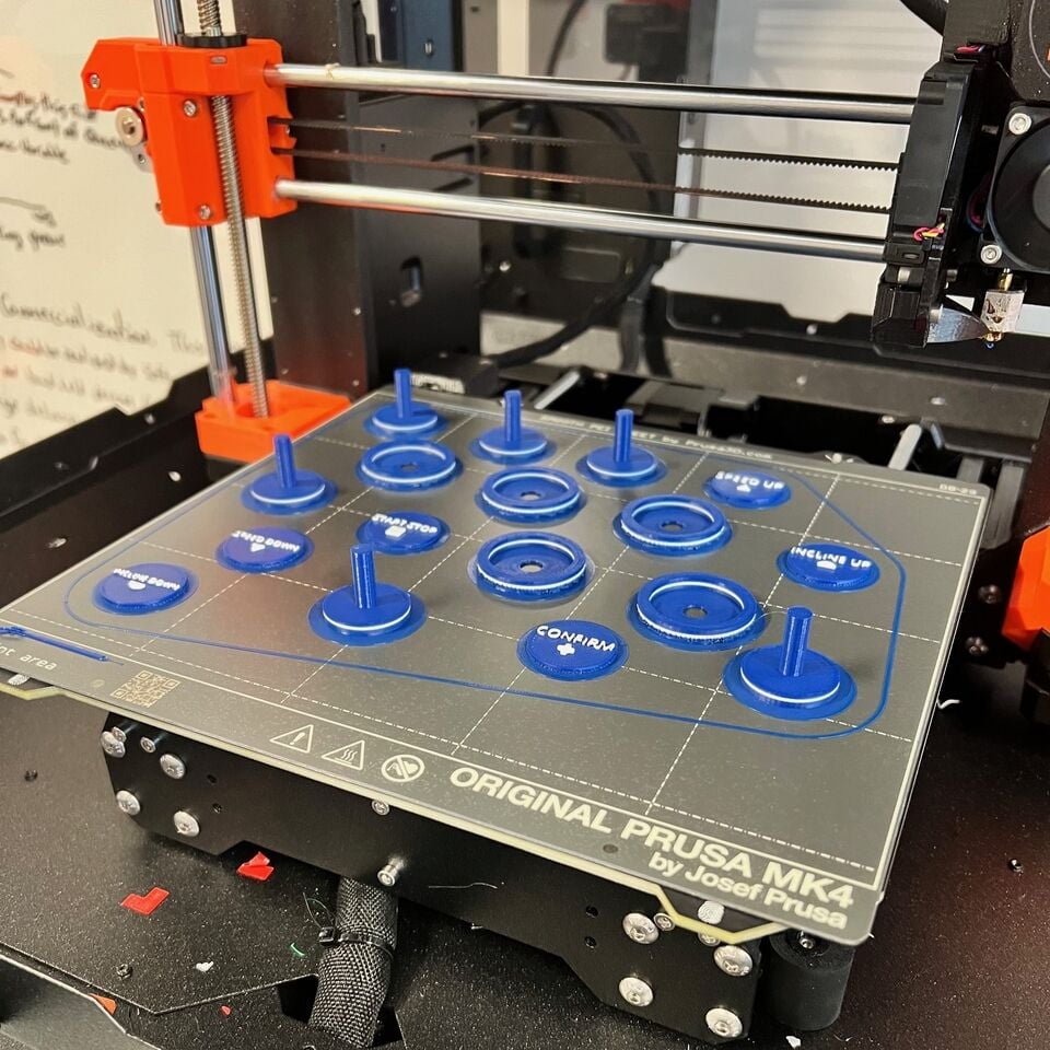 File:3D printed parts.jpg