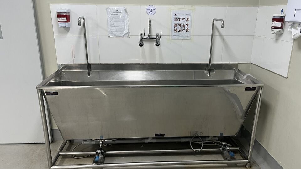 Scrub sink, view 1