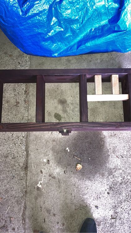 File:Magnetic exhibit frame.jpg