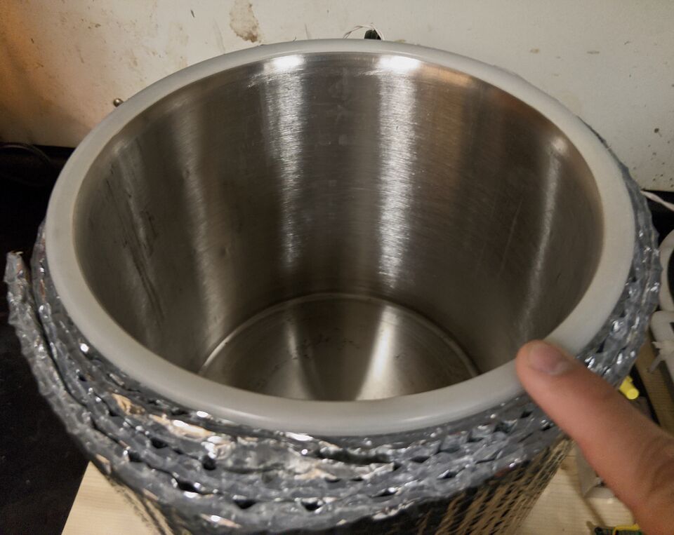 File:MOST SiliconeSealOnTheChamber.jpg