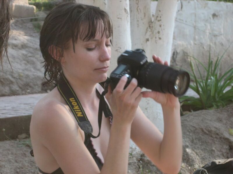 File:AngelaSwi.jpg