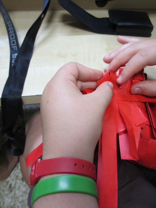 File:Weaving44.jpg