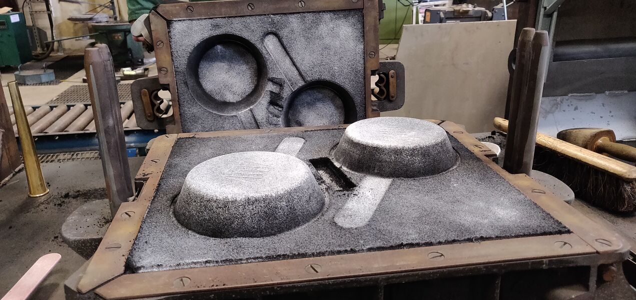 Cast Iron Mold Pan Appropedia The sustainability wiki