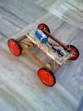 DIY LIGHT-FOLLOWER ROBOT)
