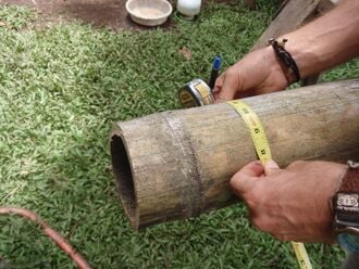 330px-Measuring%2C_bamboo_planter_068.jpg