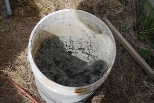 330px-Plaster_in_a_bucket.JPG