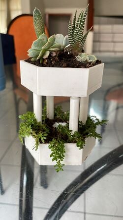 Resultado final del prototipo de Hexagreen de 8 cm de alto