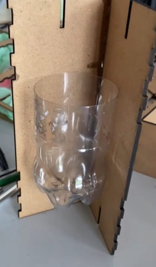 File:Colocación de botella.jpg