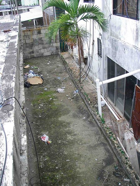 File:La Yuca Building Site Pre-Ecoladrillo (view from roof).jpeg