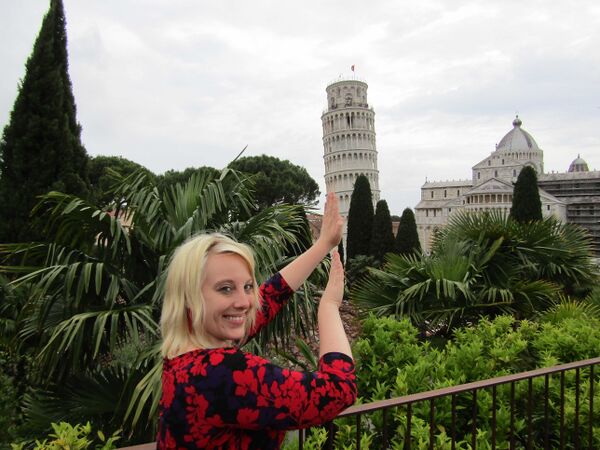 File:Meg Pisa.jpg