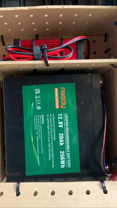 File:Battery connection.jpg